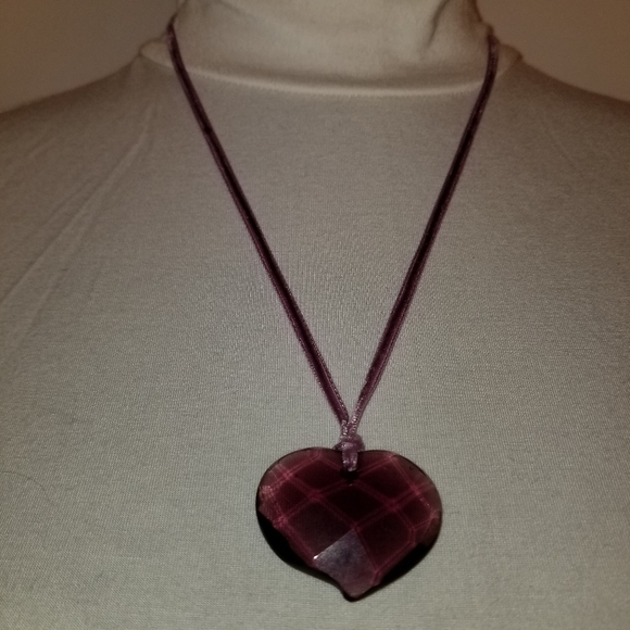 858 NWT Heart on a String "Amethyst" Glass Necklace - Picture 5 of 13